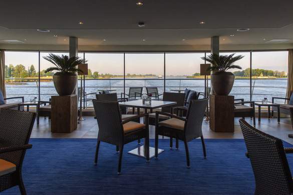 Avalon Waterways, Avalon Illumination Club Lounge.jpg